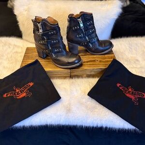Freebird by Steven Beckett Leather Ankle Boots | Black | Size 9 | Dust bags